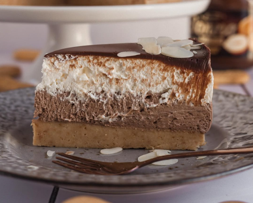 neodoljiva-rapsodija-torta:-kremasta,-cokoladna-i-gotova-bez-rerne!
