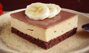 brzi-kolac-sa-bananama-–-desert-koji-se-pravi-za-tren,-a-nestaje-jos-brze!